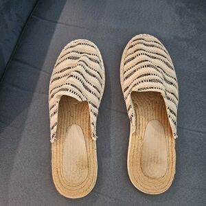 SeaVees Slip On Shoes Women Size 7